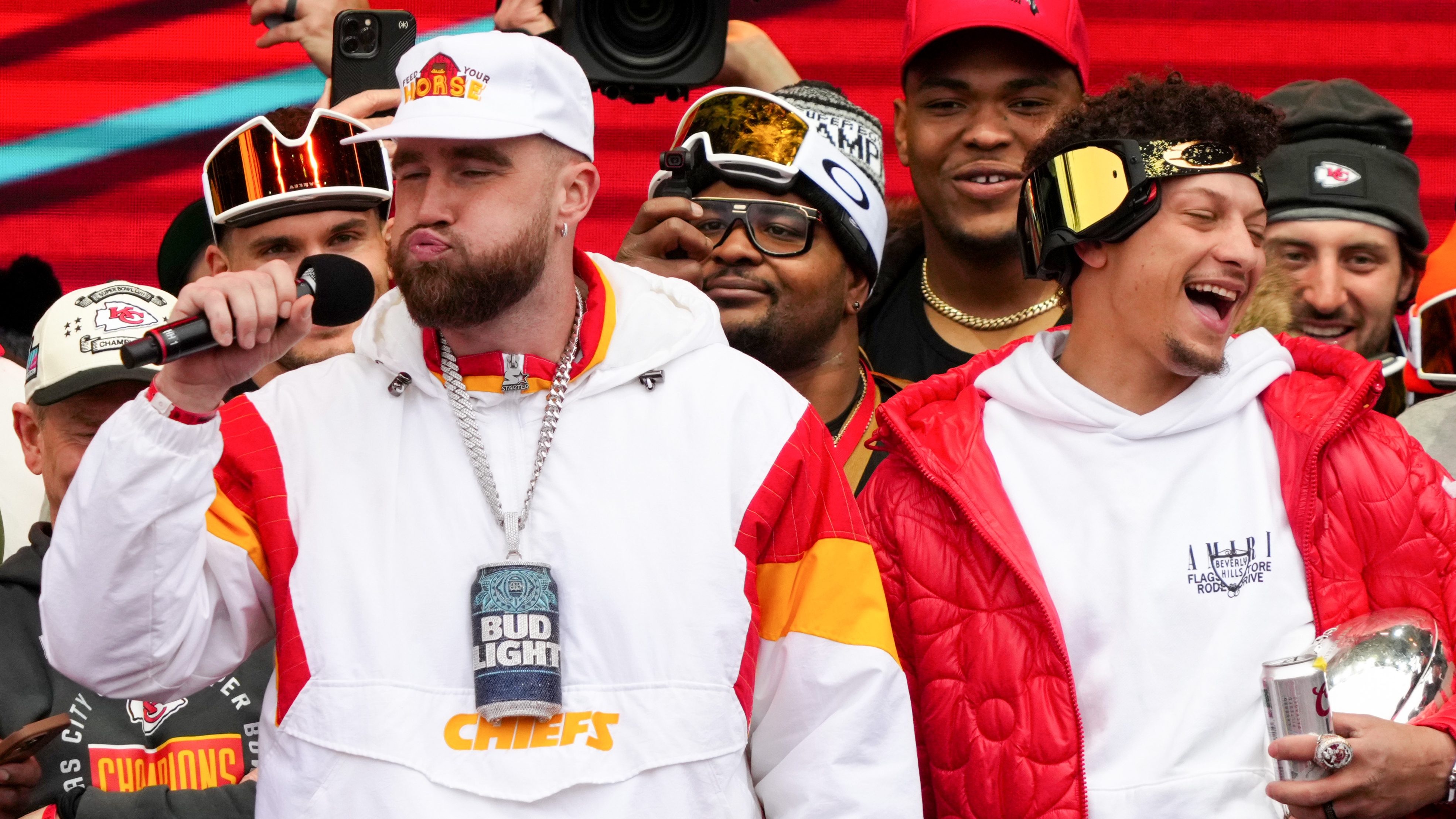 Chiefs Super Bowl parade highlights: Best moments as Patrick Mahomes, Travis  Kelce pledge to 'run it back