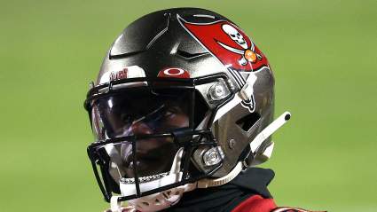 Former Bucs Super Bowl Champion WR Receives Awkward Roster News