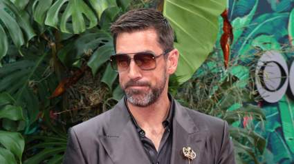 Jets’ Aaron Rodgers Pictured at Training Facility With 4-Time NBA Scoring Champ