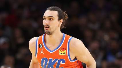 ‘High Probability’ Warriors Sign Sharpshooting Big, Former Lottery Pick: Report