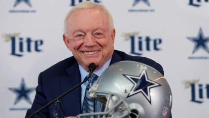 Cowboys Pursue Former 1,800-Yard Versatile Playmaker: Report
