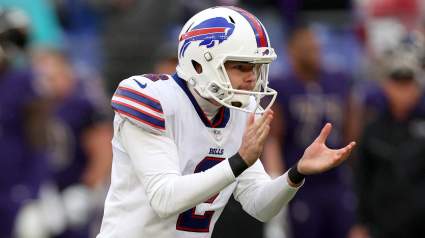 Bills Kicker Proposes to Girlfriend With Gorgeous Diamond Ring [PHOTOS]