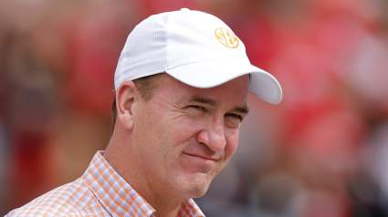Peyton Manning Sends Message on Broncos’ Sean Payton & Russell Wilson