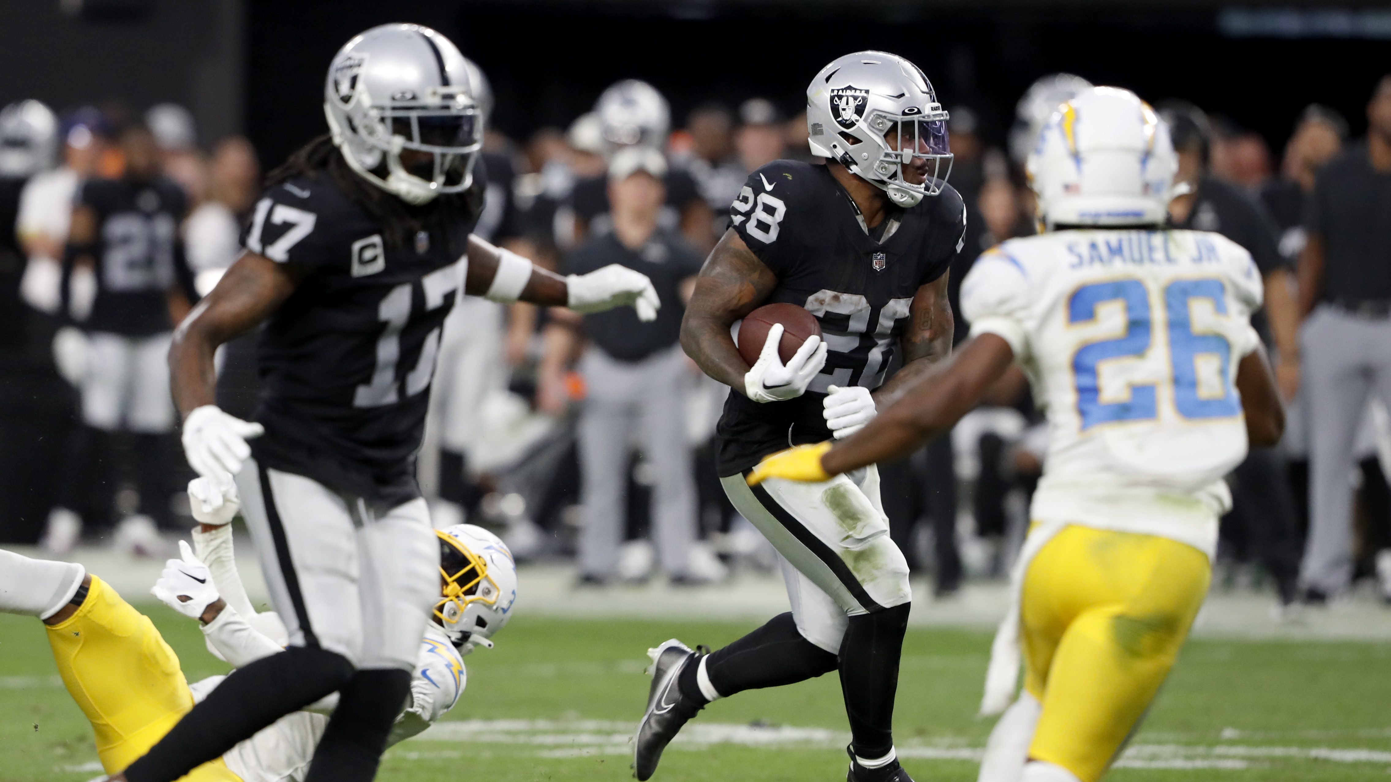 Raiders have options if Josh Jacobs sits out season, National Sports