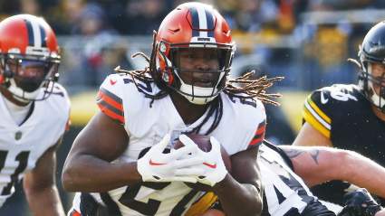 Browns Make Final Call on Reunion With Kareem Hunt
