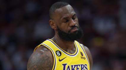 Proposed 3-Team Trade Has Lakers Swap LeBron James for $215 Million Star