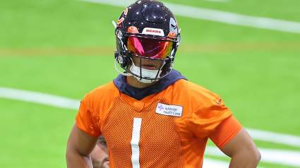 Justin Fields Hosts QB Camp With Division Rival in France