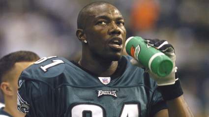 Ex-Eagles Star Fires Back at Terrell Owens: ‘He Is Misremembering’