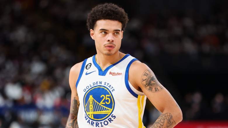 Warriors to debut alternate jersey with sleeves 