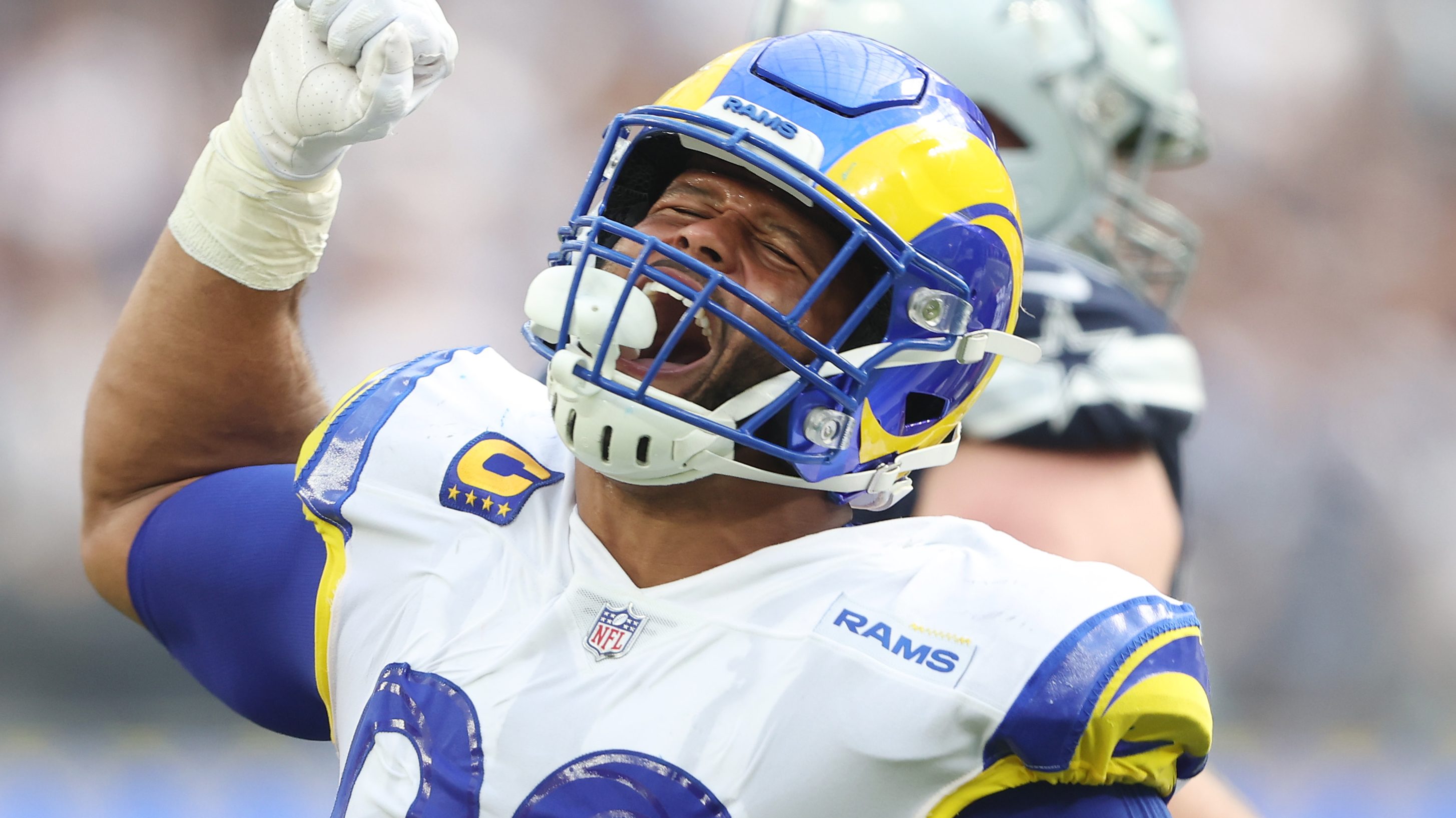 4 plays that show Rams DL Aaron Donald is too good for words