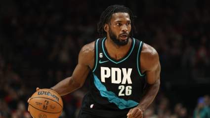 Former No. 10 Pick Floated as ‘Solid Option’ as Sixers’ Free Agent Target