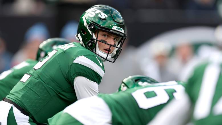 Jets quarterback Zach Wilson works out, still 'possible' to start against  Ravens Sunday - The Boston Globe