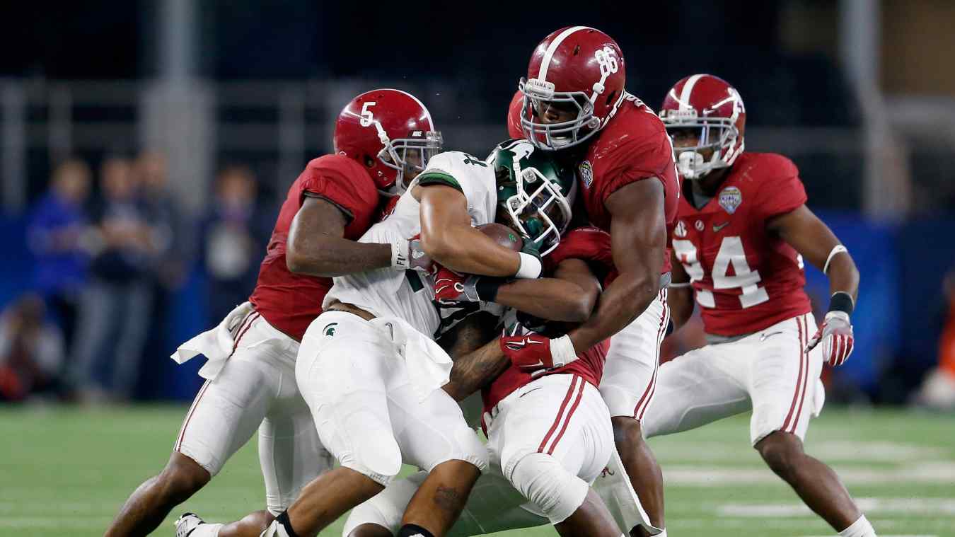 Alabama Star Now in 'Divide-&-Conquer' Plan for Giants