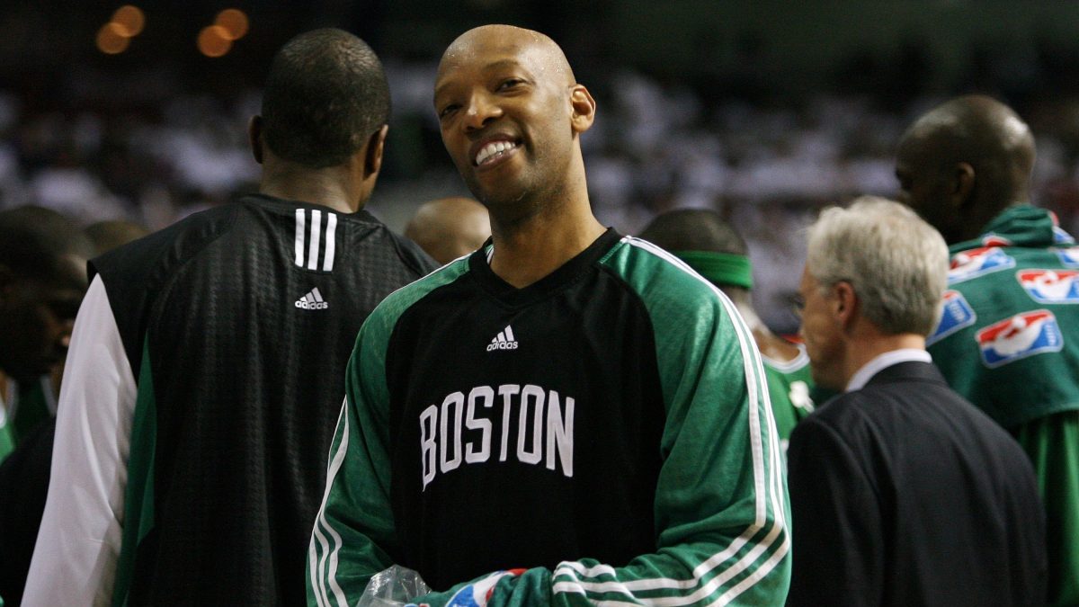 Former NBA Player Leon Powe Has Home In Celtics Front Office