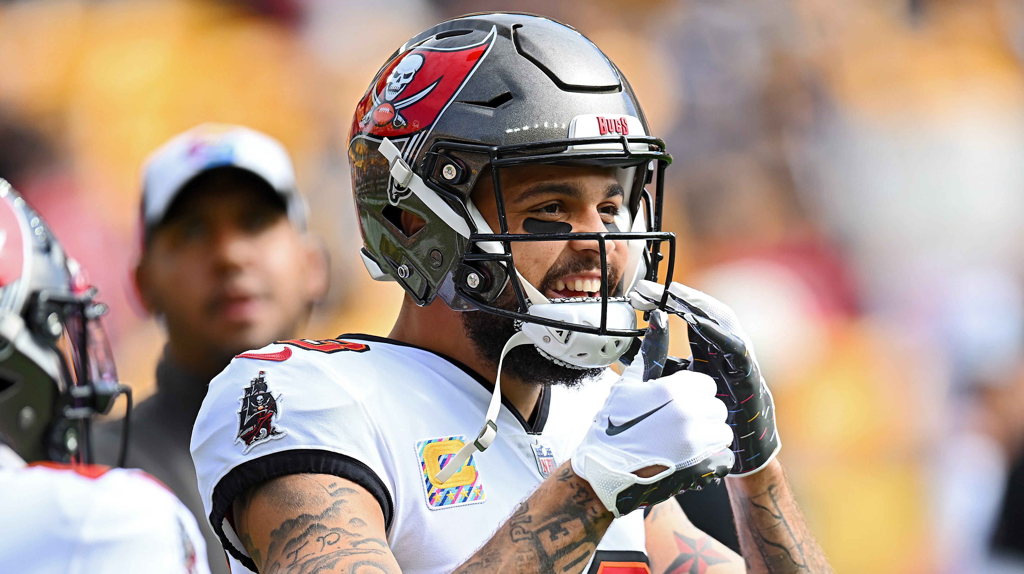 Bucs' Mike Evans writes a love letter of thanks on Mother's Day