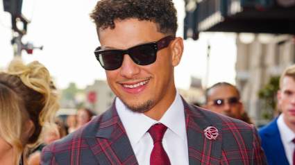 Chiefs’ Patrick Mahomes Signs Extension With $142 Million Brand