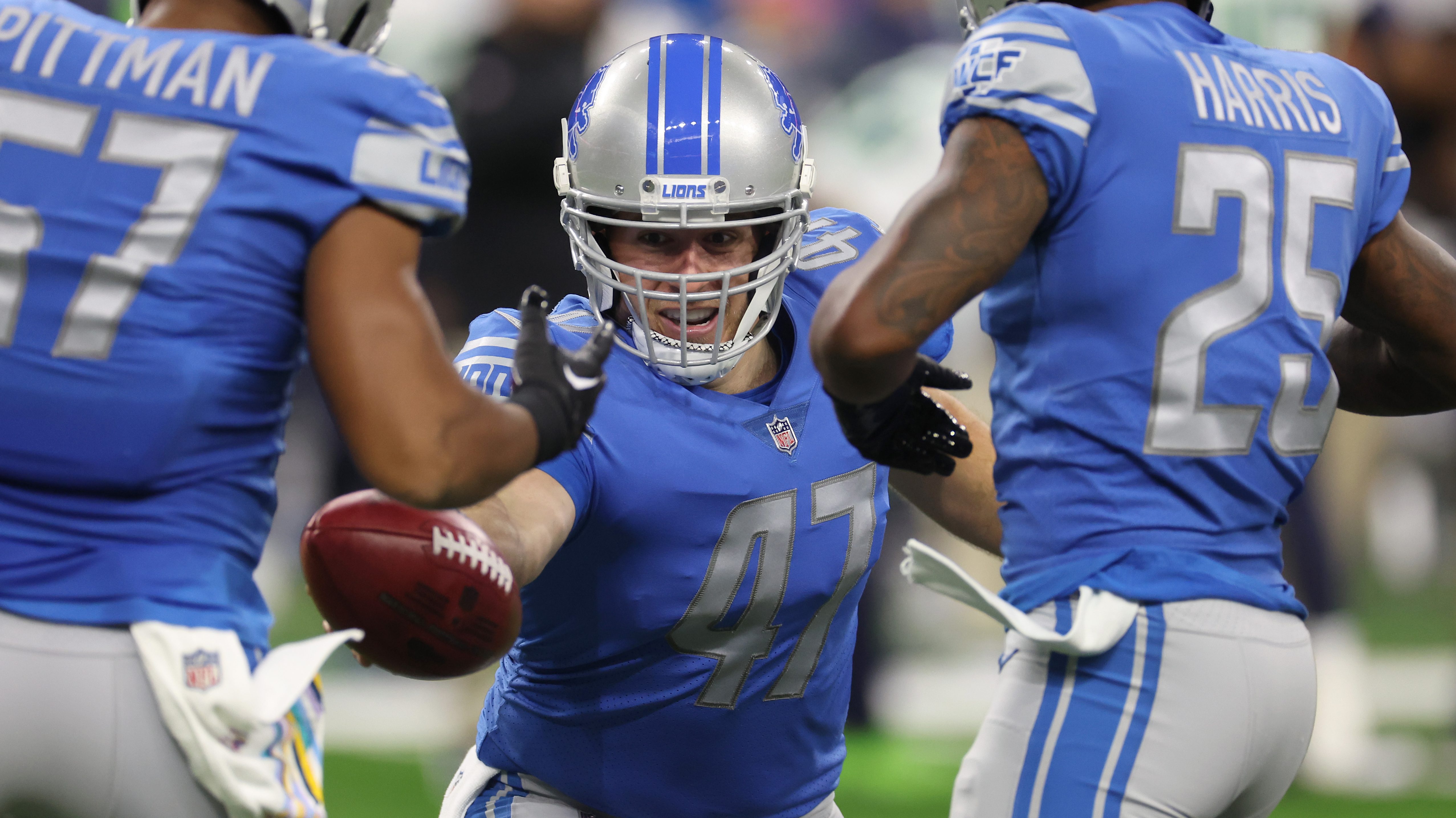 Dan Campbell gives injury updates on 4 starters before Detroit Lions battle  Packers