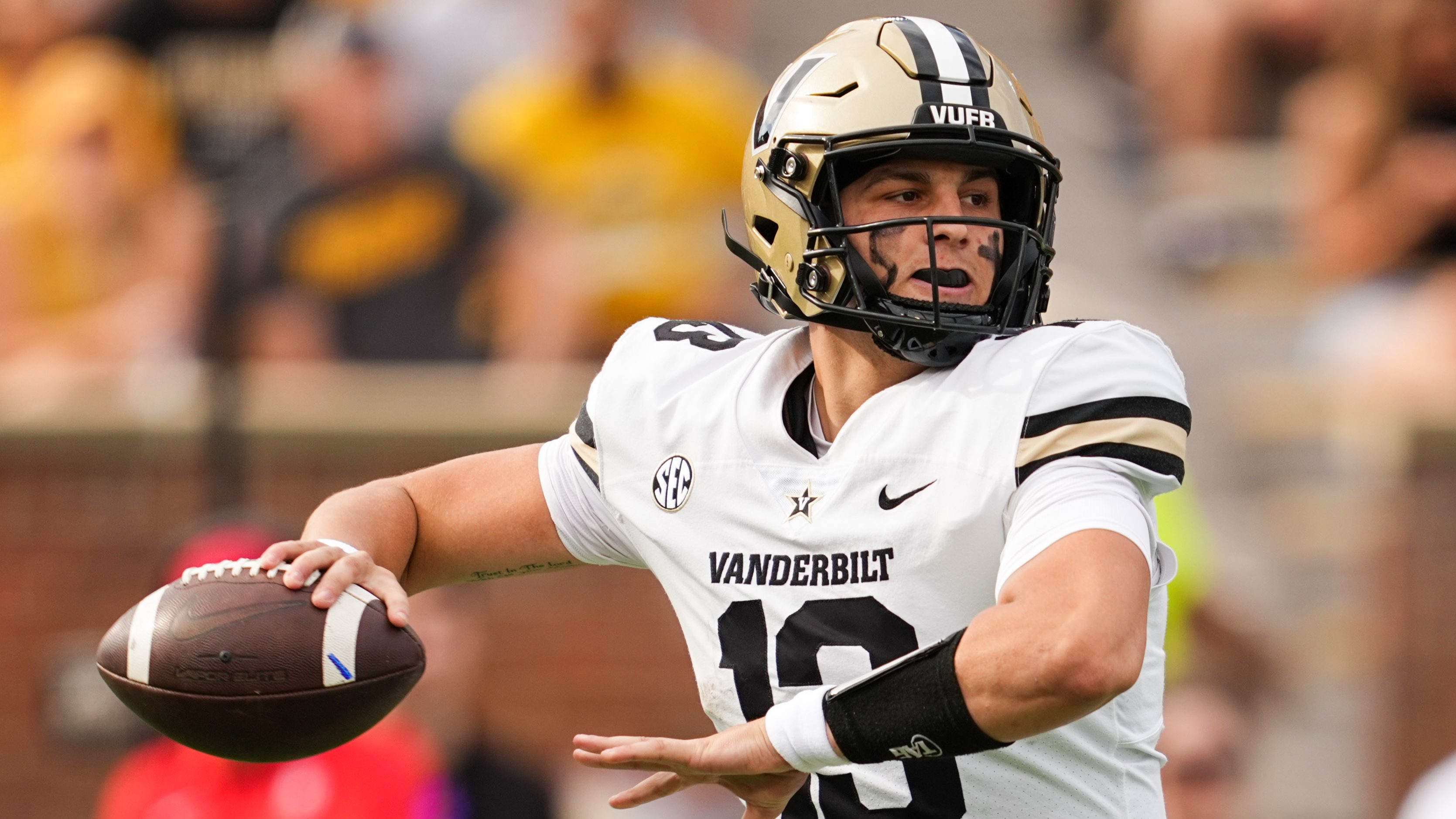 How to Watch Hawaii vs Vanderbilt Football Game for Free