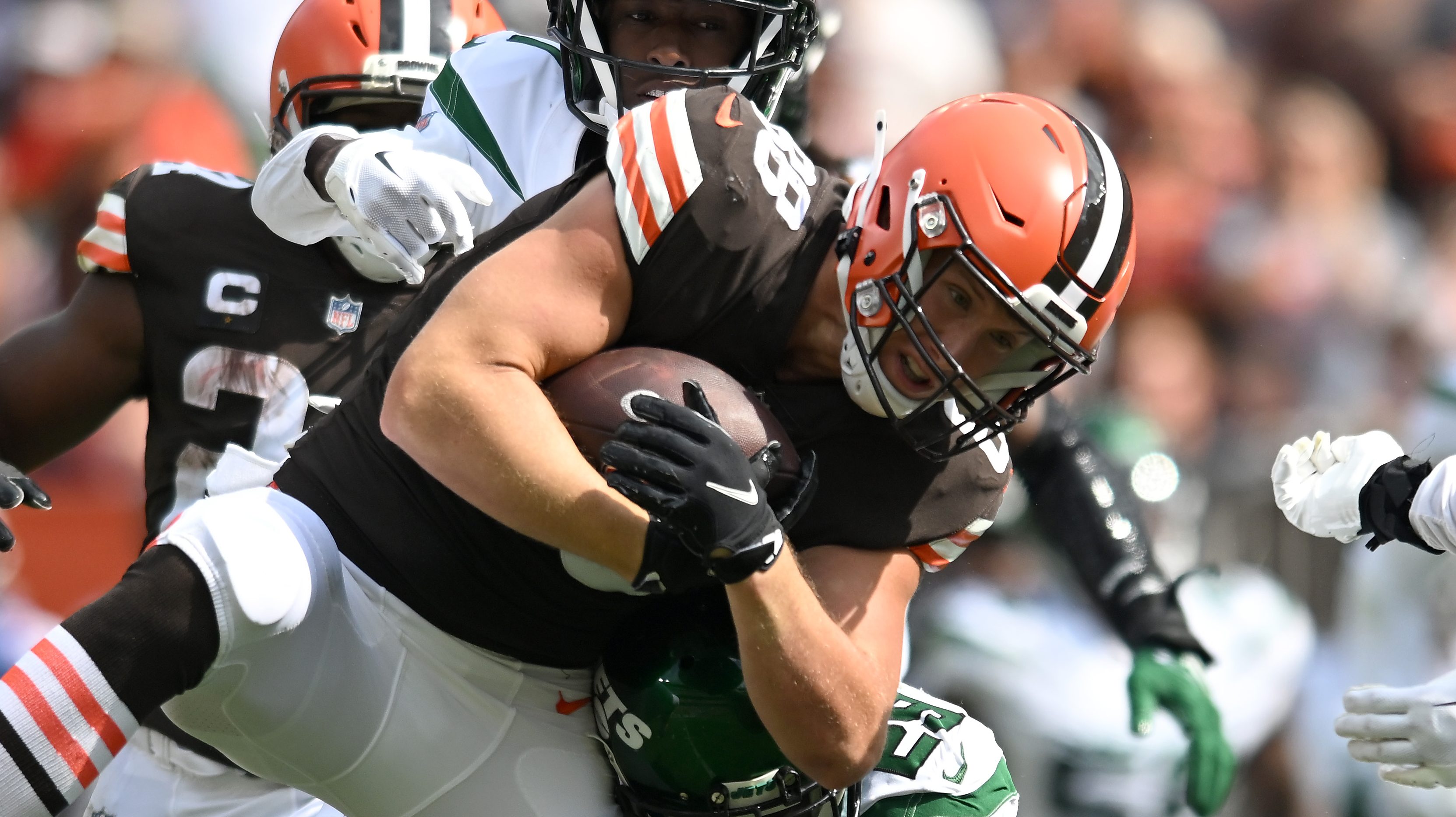 What do Cleveland Browns do about tight end Harrison Bryant?