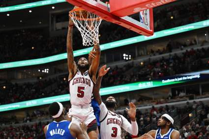 Mavericks Sign $26 Million Slam Dunk Contest Winner: Report