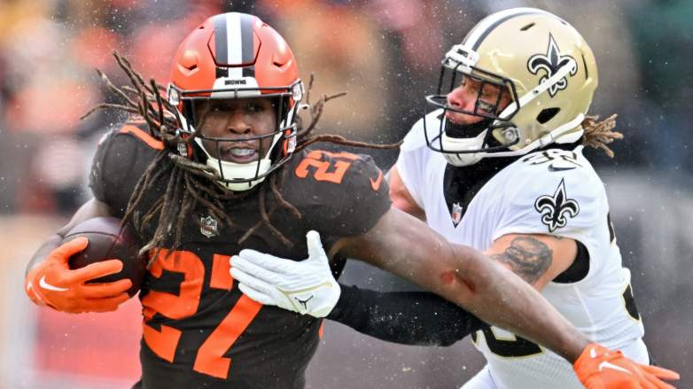 Ex-Cleveland Browns running back Kareem Hunt is visiting with the Saints.