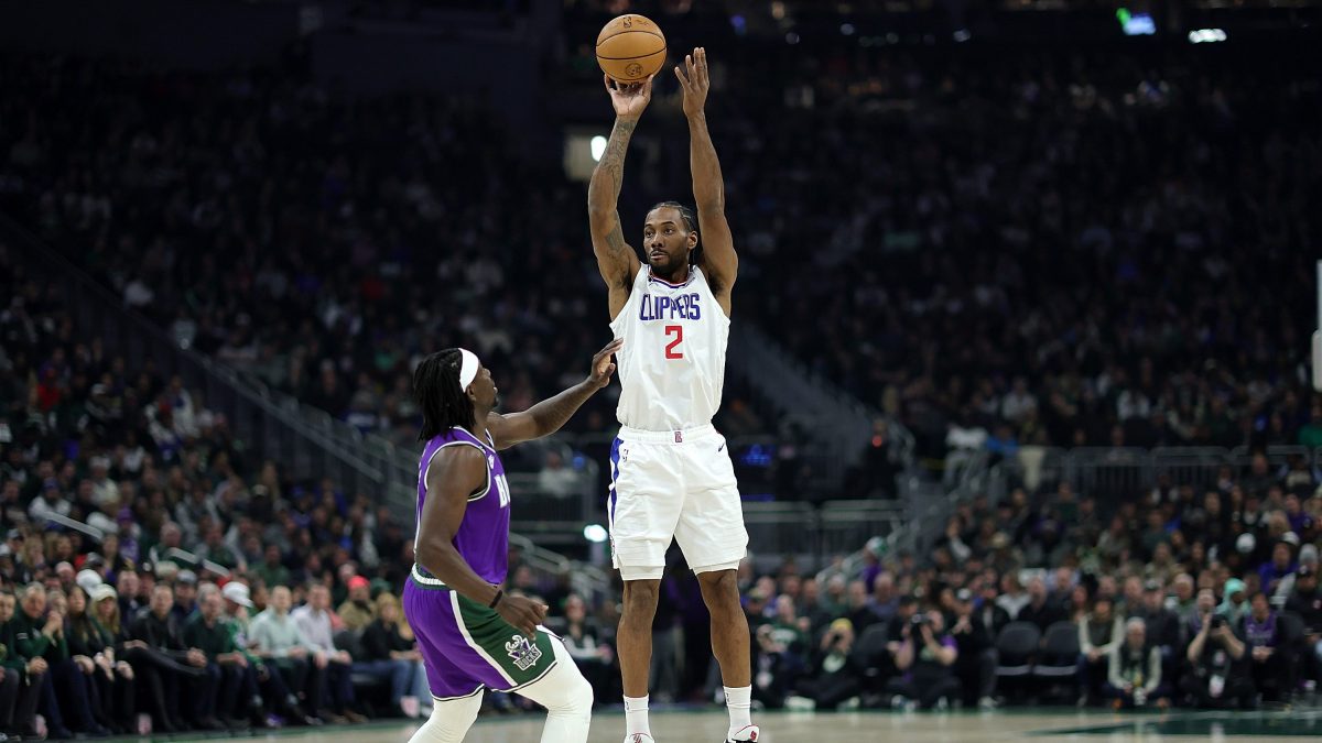 Kawhi Leonard impresses Clippers, but what about Kyrie Irving? - Los  Angeles Times