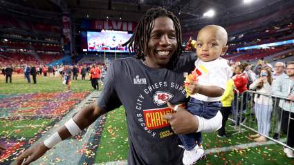 Raiders Sign Super Bowl-Winning Ex-Chiefs LB: Report