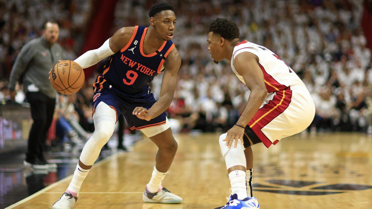 Kyle Lowry stuns Knicks in Game 1
