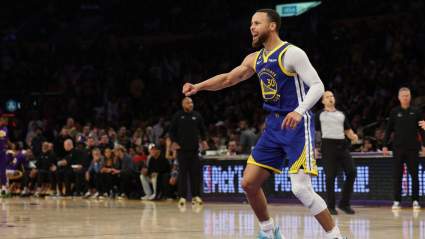 Warriors’ Stephen Curry Turns Into Rock Star at Paramore Concert [LOOK]