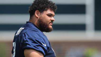 Bears’ Prized Rookie Leaves Practice With Apparent Injury