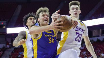 Size-Starved Warriors Sign 7-Foot G-League Rebound Leader: Report