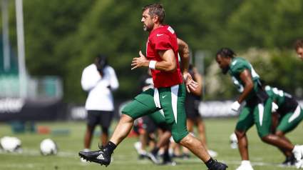 Jets QB Aaron Rodgers Gets Blasted by NFL Analyst: ‘Likely Toast’