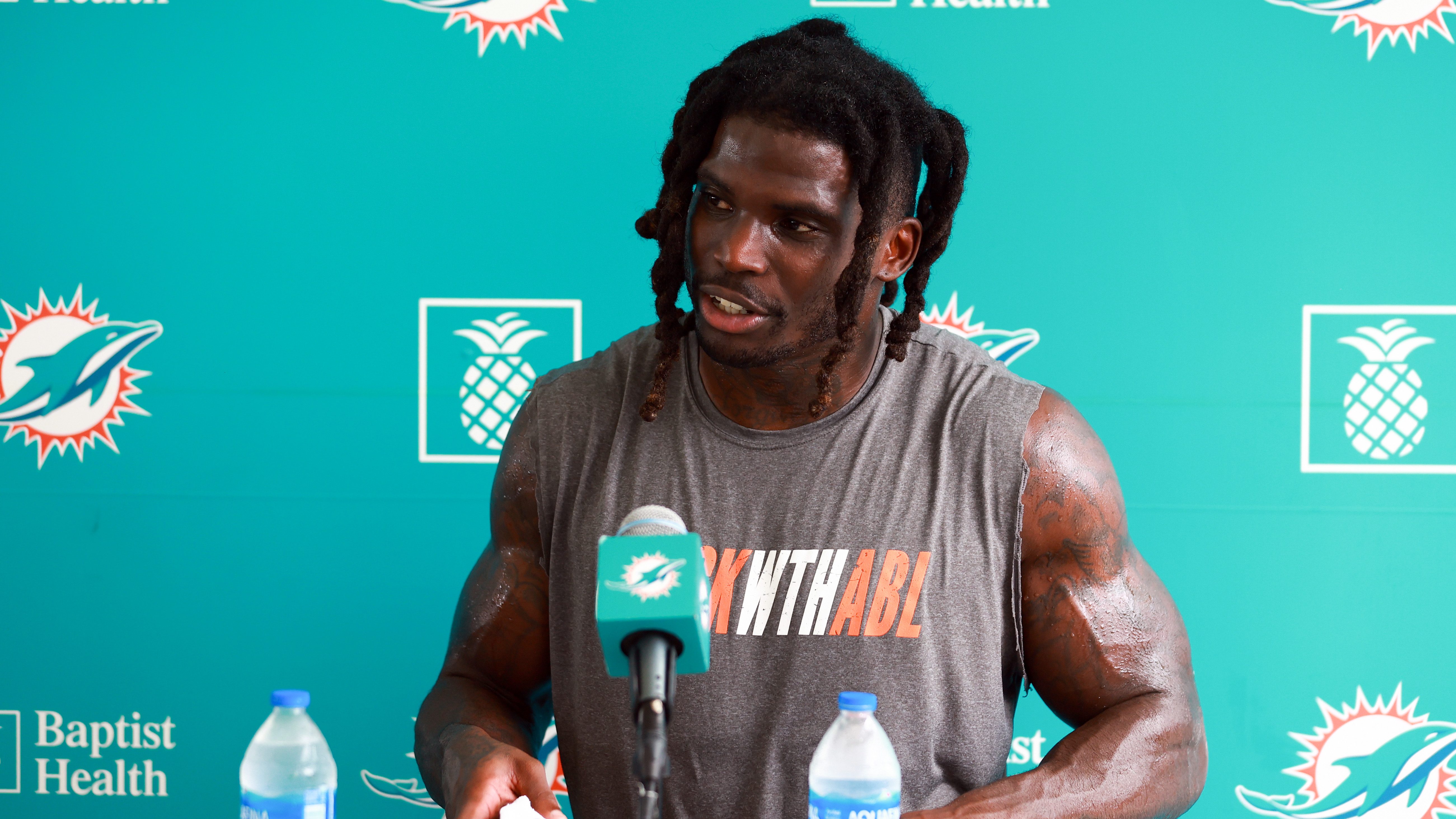 Dolphins WR Tyreek Hill claims he doesn't watch film before games