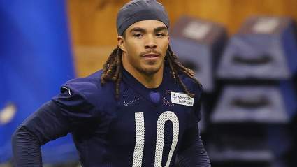 Bears WR Chase Claypool Drops Out of Practice With Injury