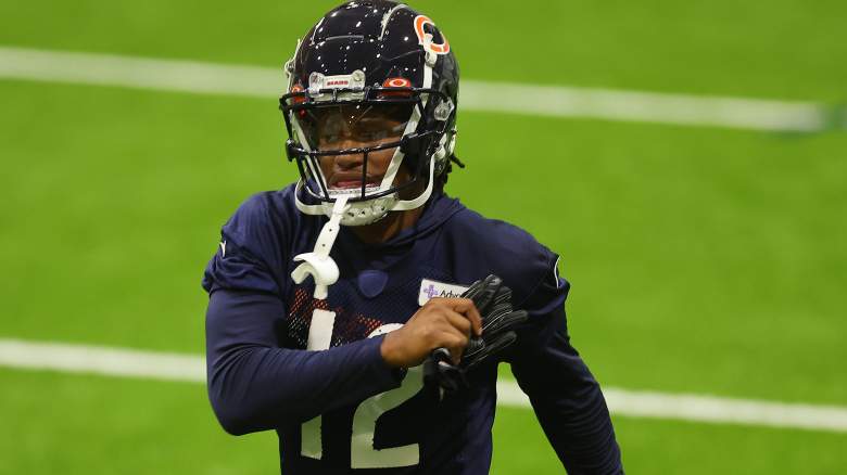 Chicago Bears WR Darnell Mooney praises rookie Velus Jones Jr.