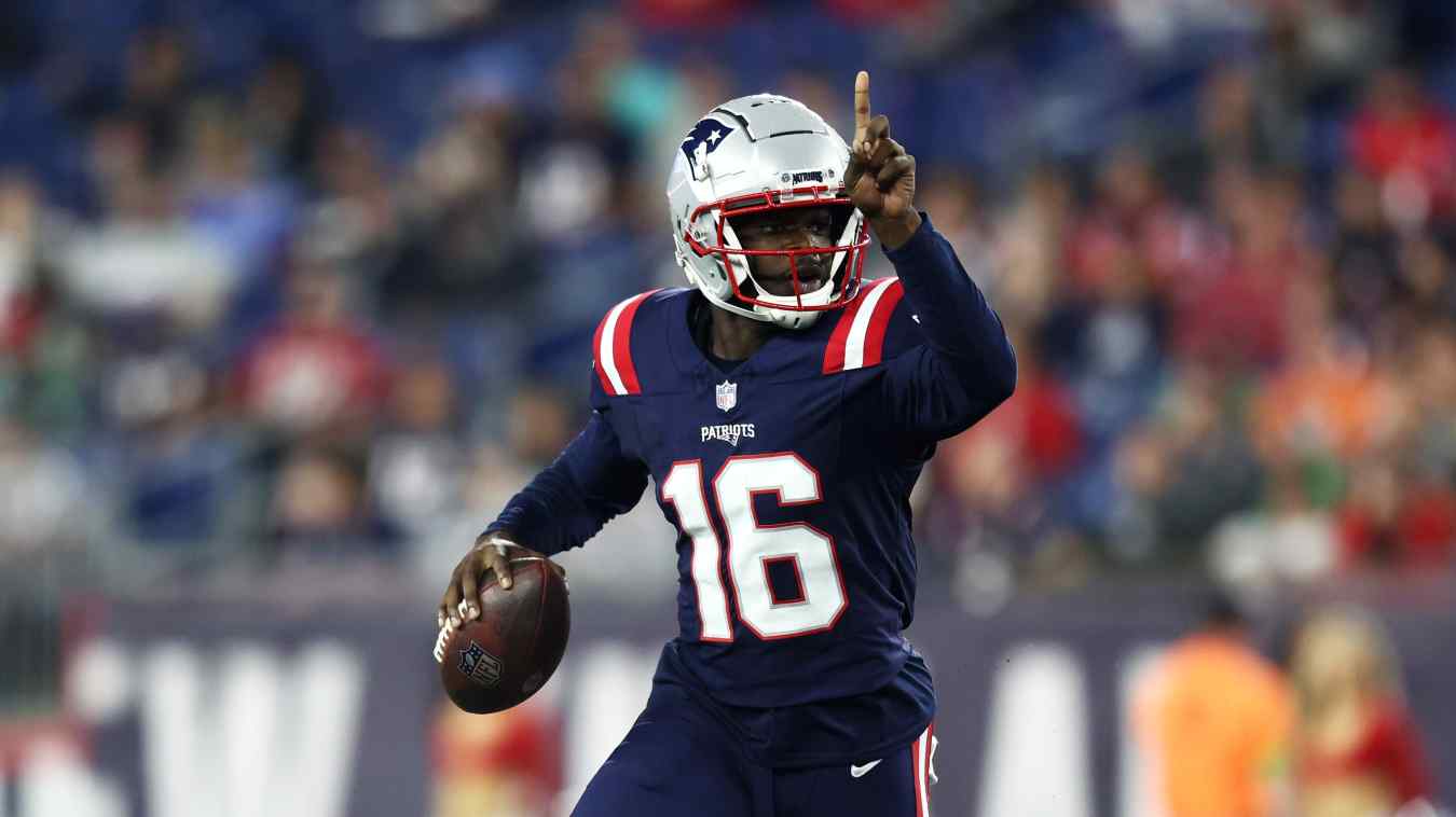 Lamar Jackson Cheers Malik Cunningham's Electric Patriots TD