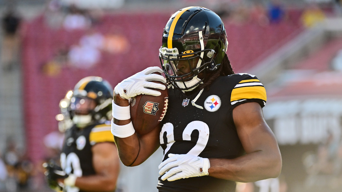 Najee Harris of the Pittsburgh Steelers looks on prior to an NFL game  News Photo - Getty Images