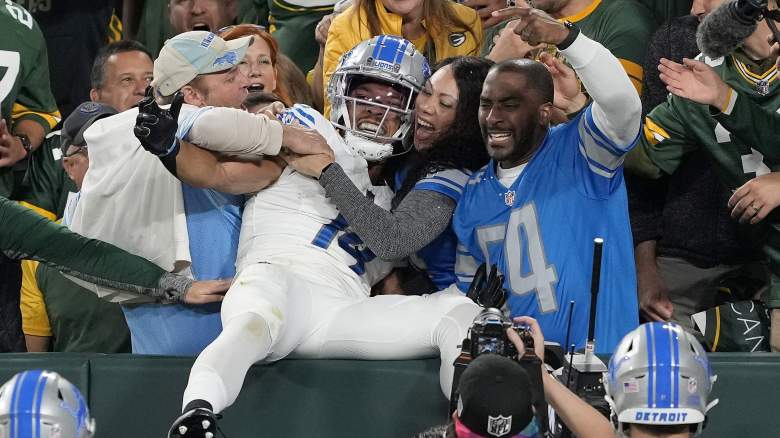 Amon-Ra St. Brown did a Lions leap in Lambeau 