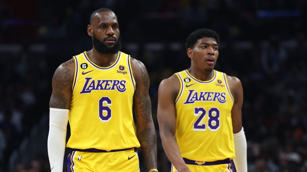 Lakers' LeBron James Responds to Nuggets' Offseason Comments Ahead of Opener