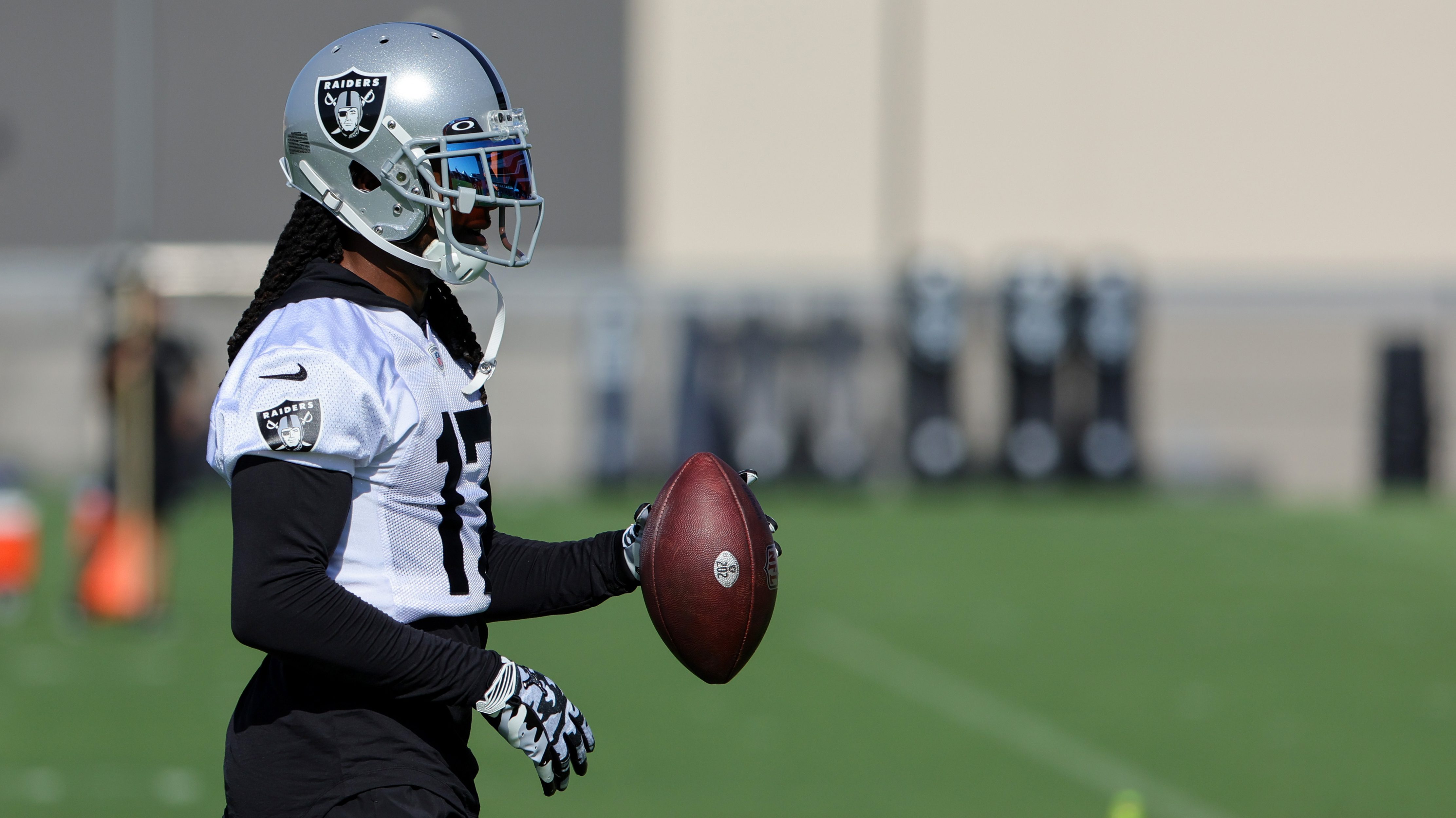 Raiders WR Davante Adams Slams 'Out Of Control' Buffalo Bills DB