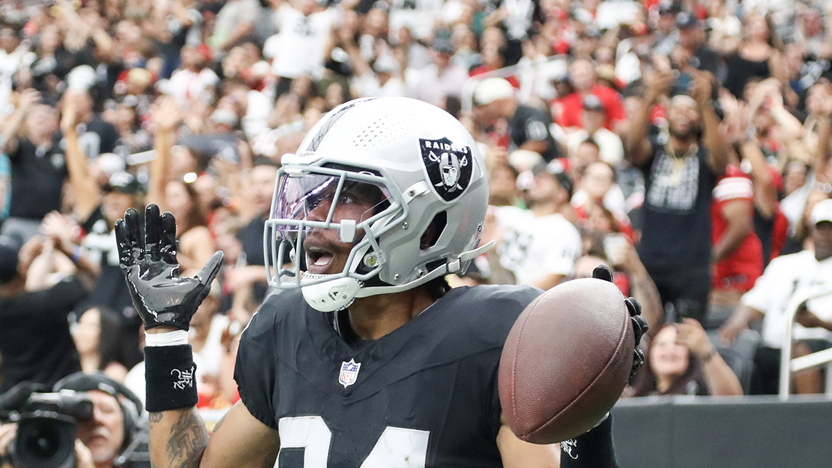 Raiders' Davante Adams loses No. 1 spot on ESPN's WR rankings