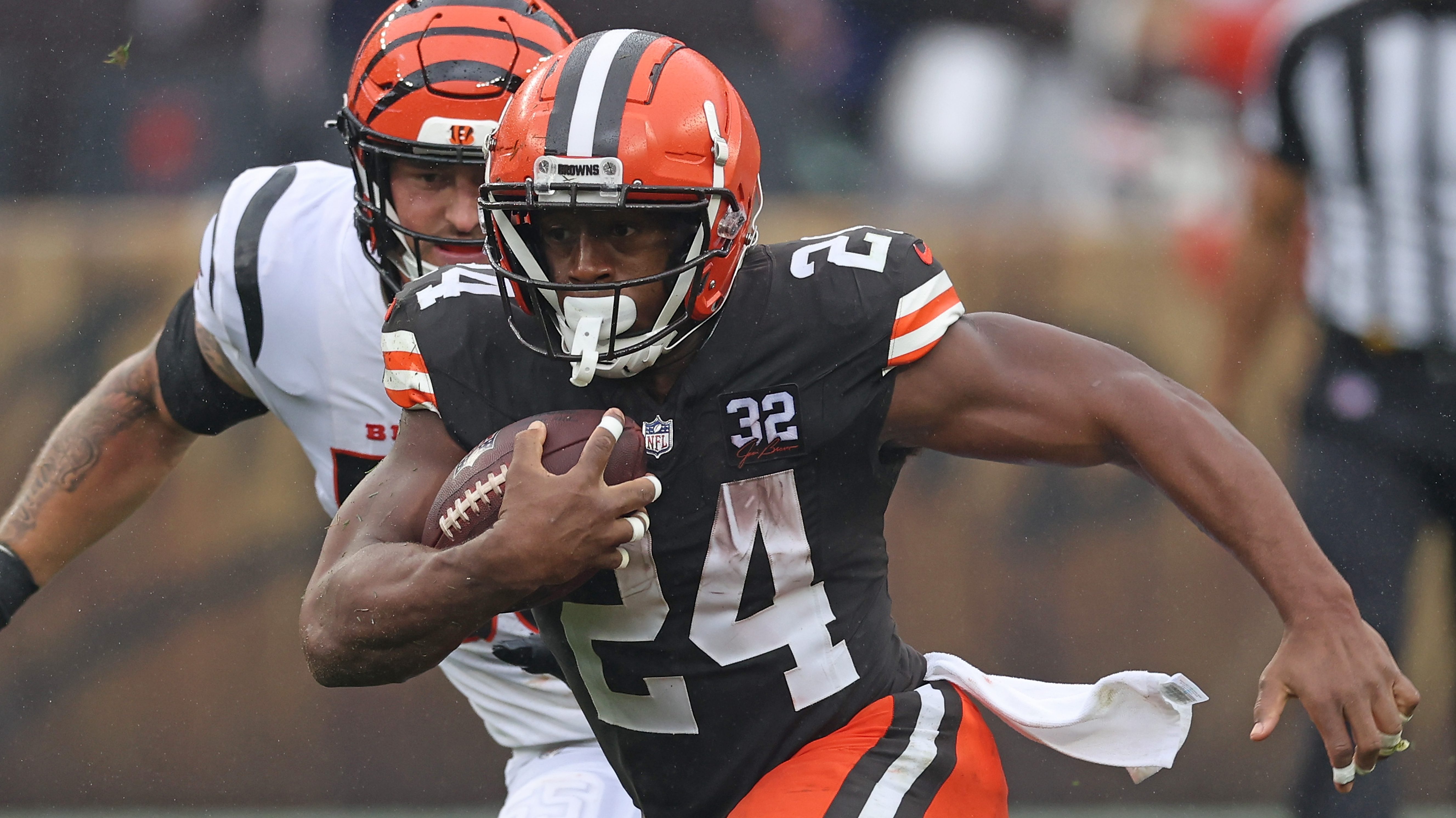 Steelers Send Message to Browns RB Nick Chubb Ahead of Matchup