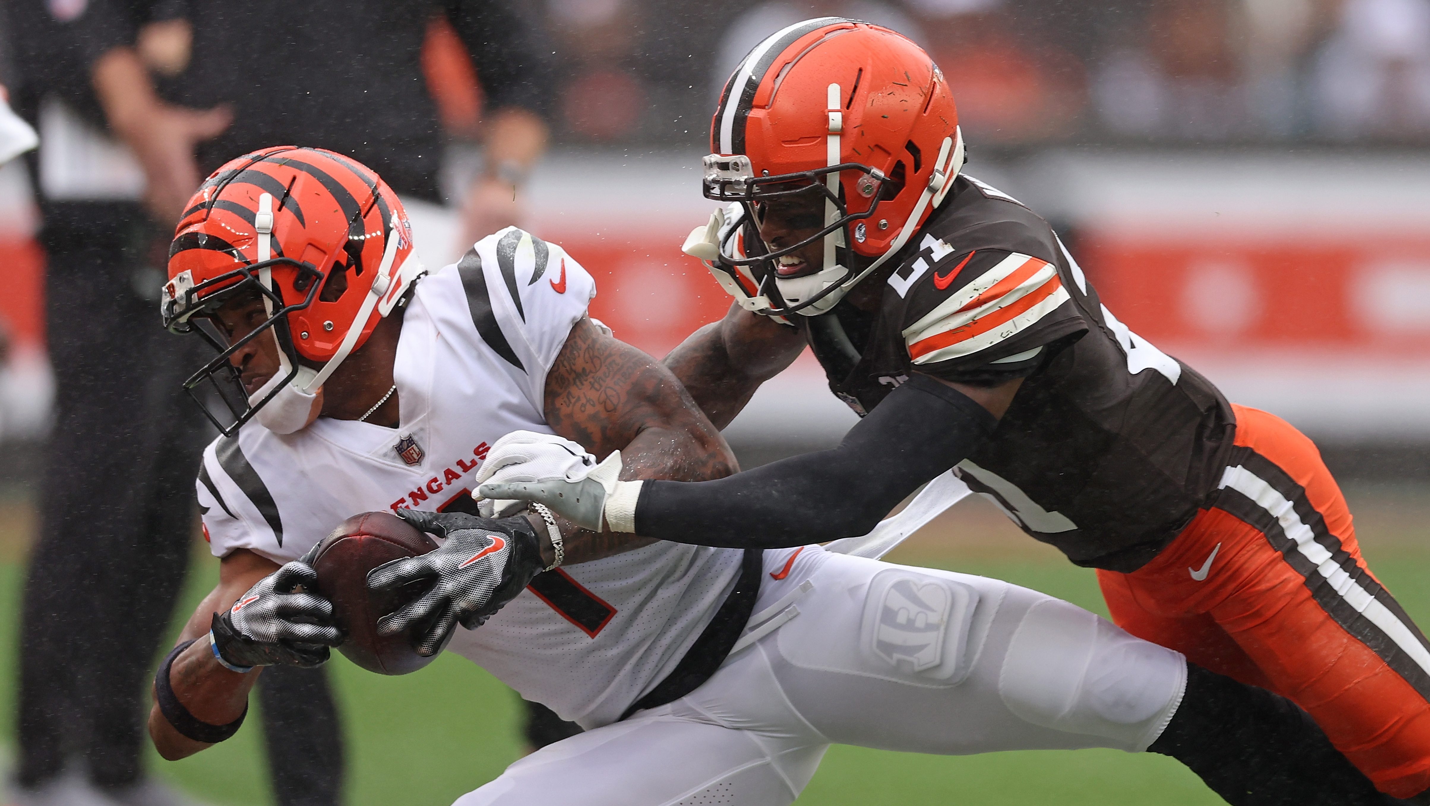 Bengals offense sputters without Chase in blowout loss to Browns