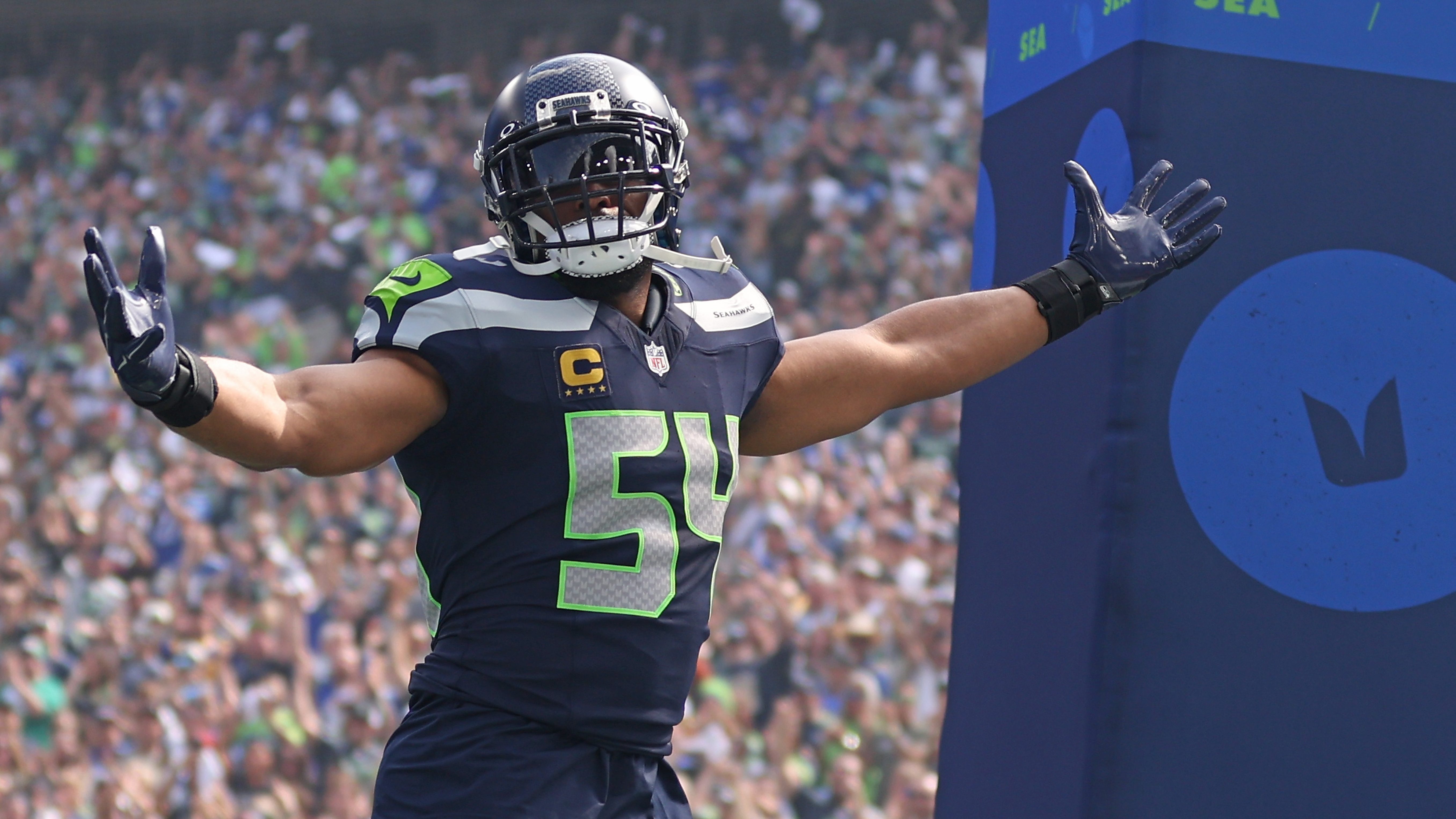 Seahawks-Chiefs: Bobby Wagner gets a game jersey from the NFL's best inside  linebacker - Arrowhead Pride