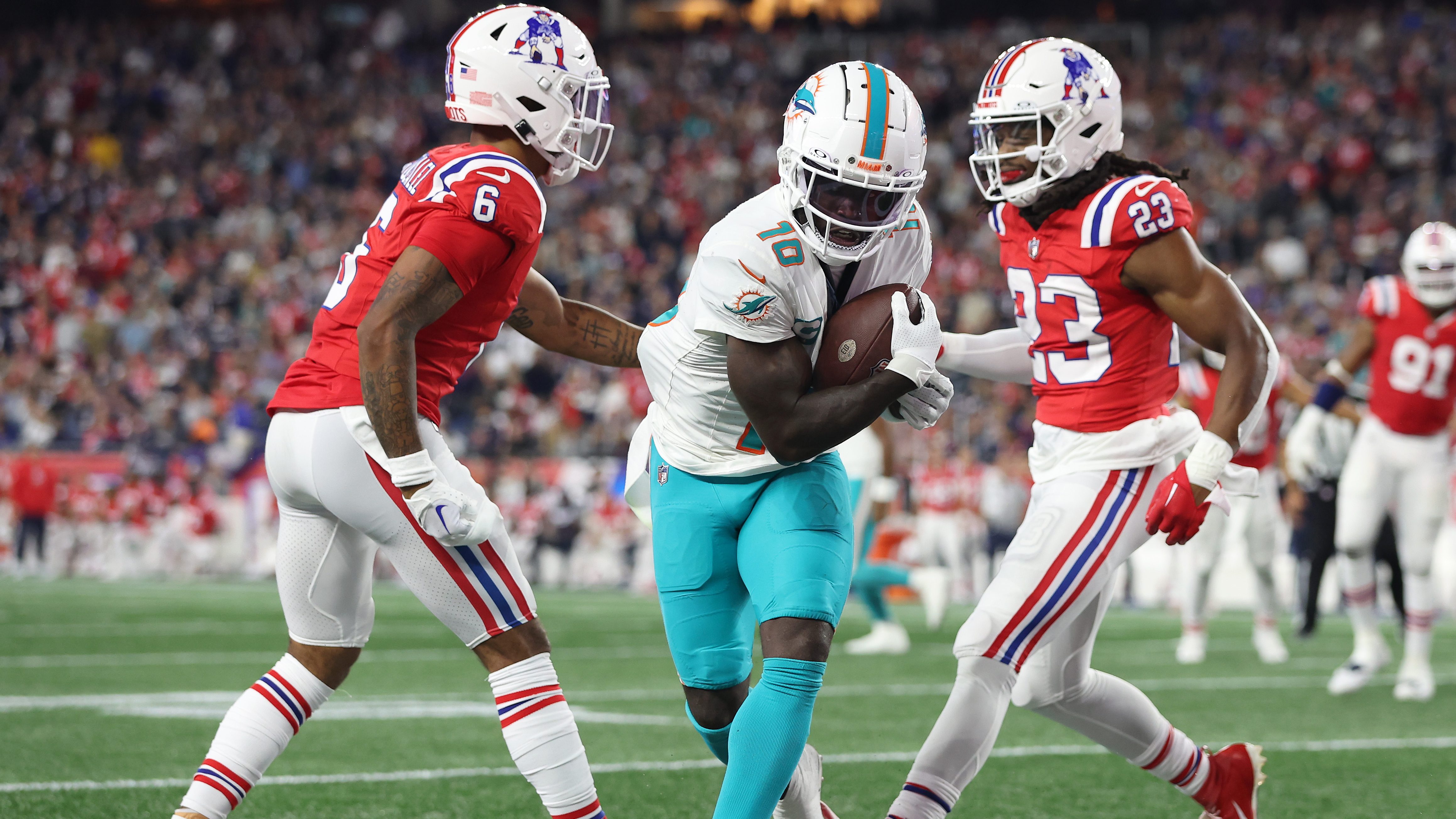 How Will Patriots Look to Slow Down Dolphins' Tyreek Hill? - CLNS