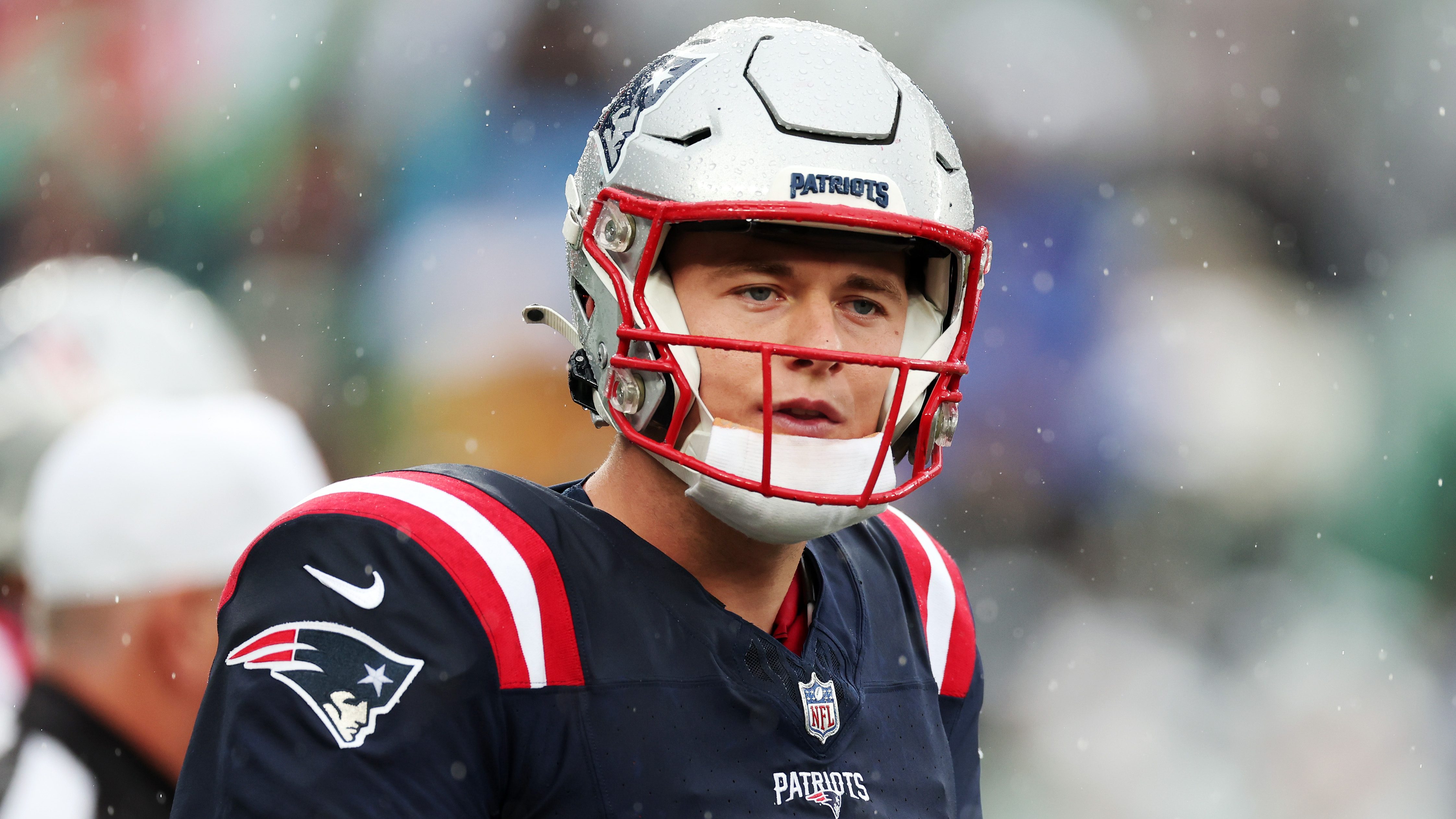 Patriots QB Mac Jones Reacts to Jets' Extra Physicality