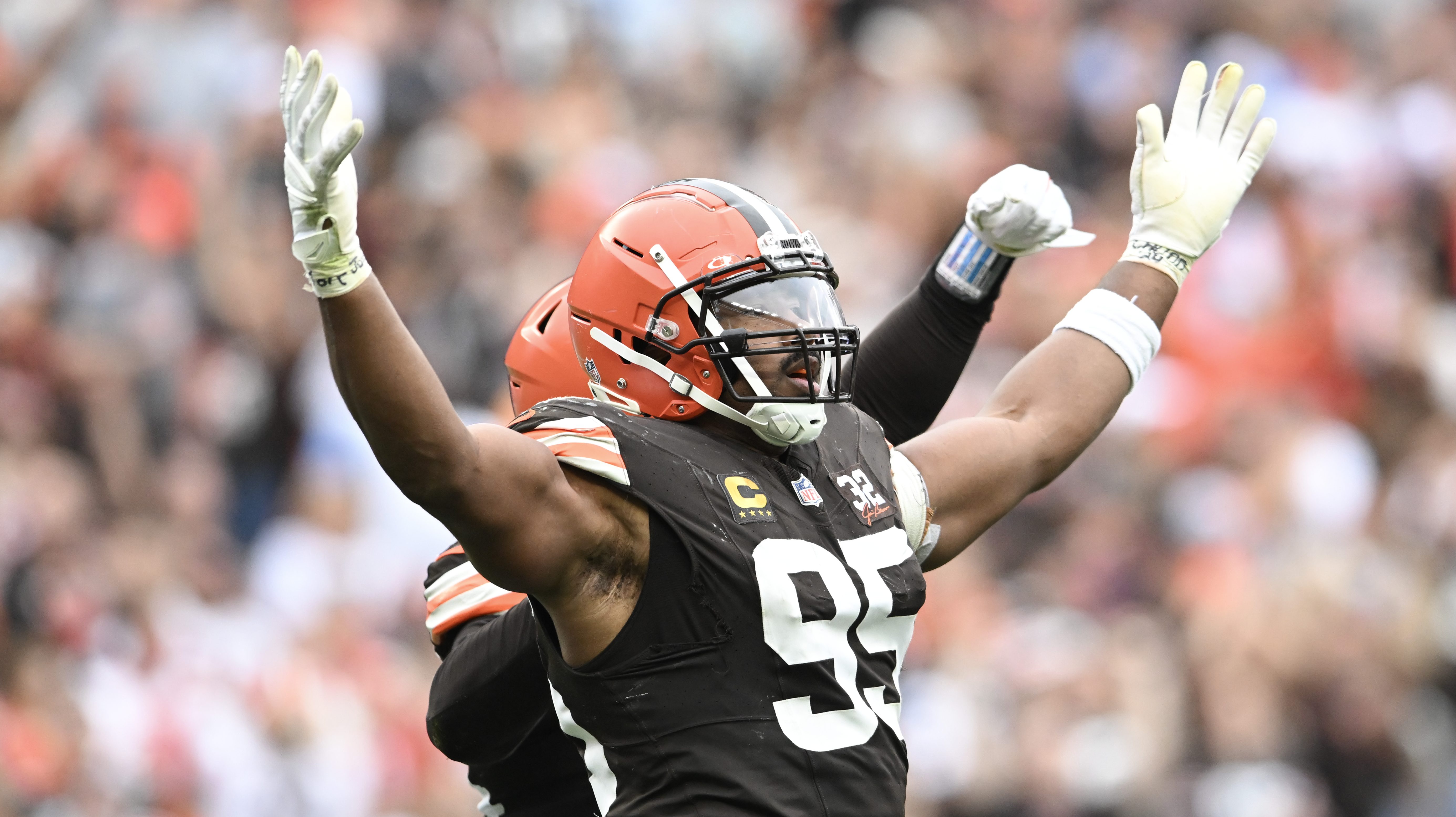 Ravens linebacker Roquan Smith gives the Browns bulletin board