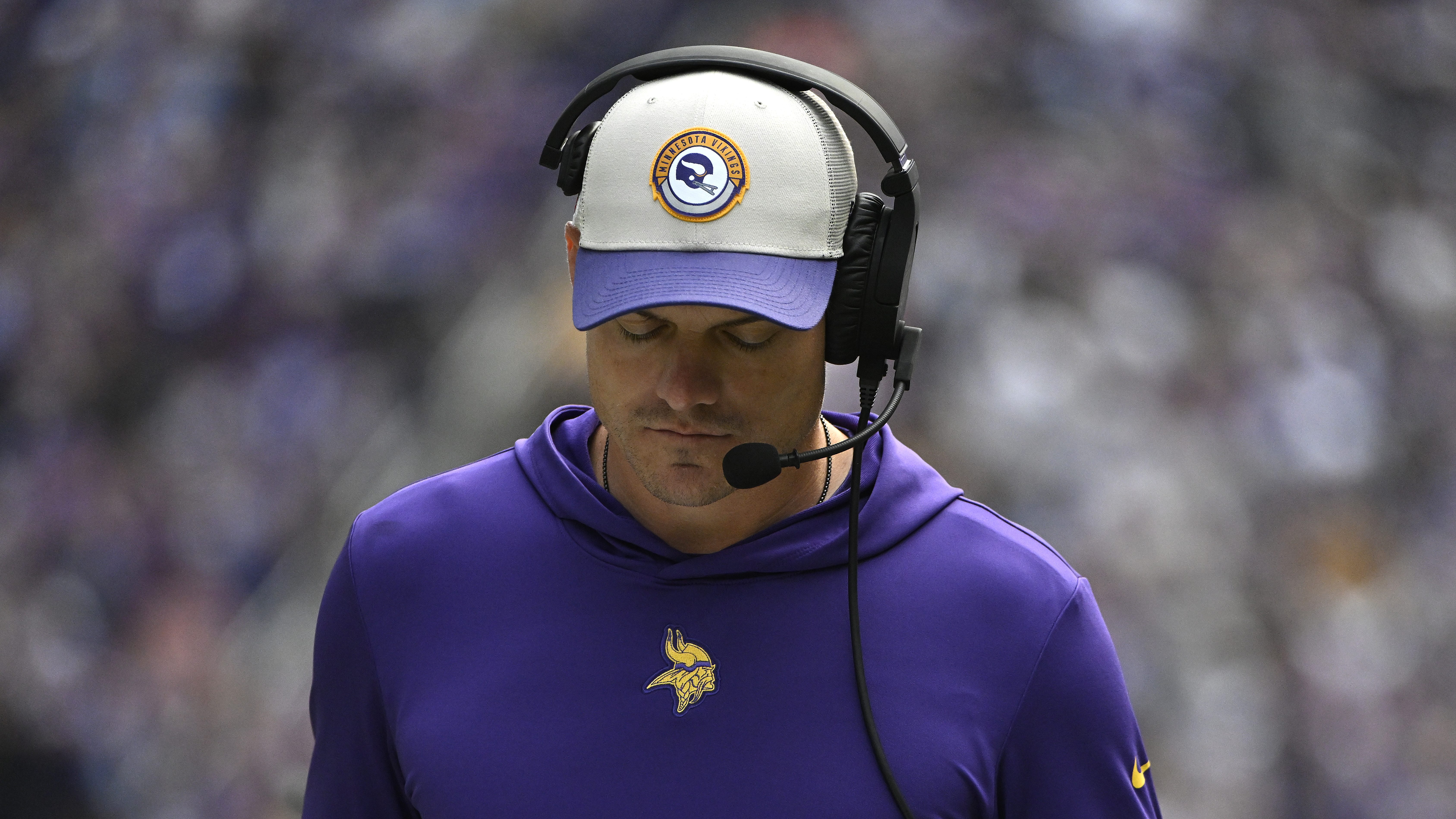 Vikings' Kirk Cousins, Kevin O'Connell Clash on Sidelines [WATCH]