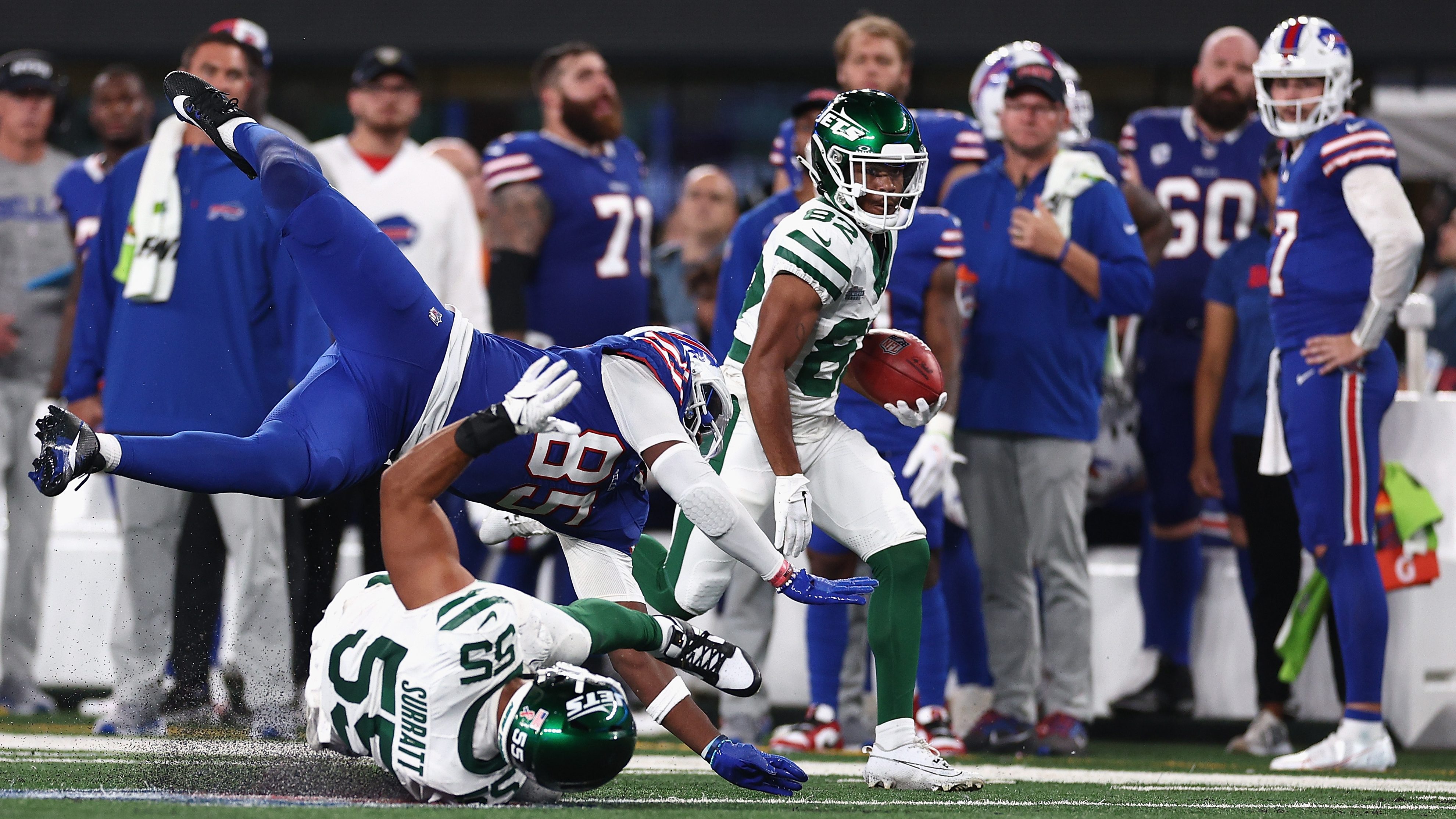 NFL roundup: New York Jets shock Buffalo Bills despite camera mishap, NFL