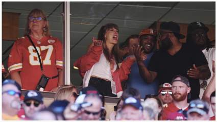 Taylor Swift, Travis Kelce Memes: Dating Jokes & GIFs
